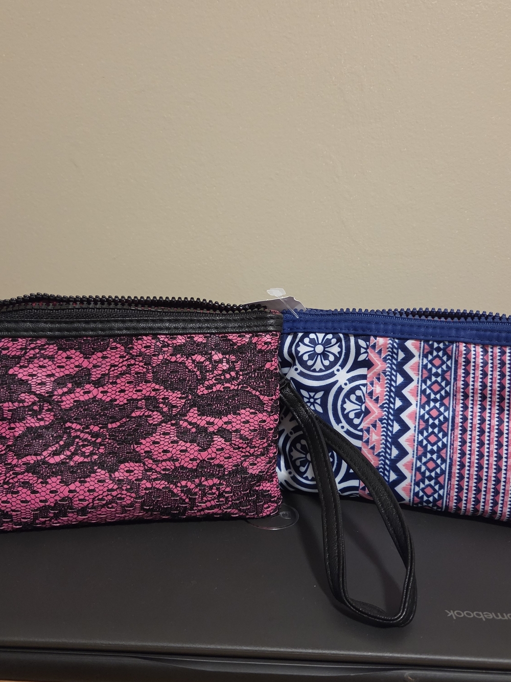 London Soho New York Cosmetic Bags